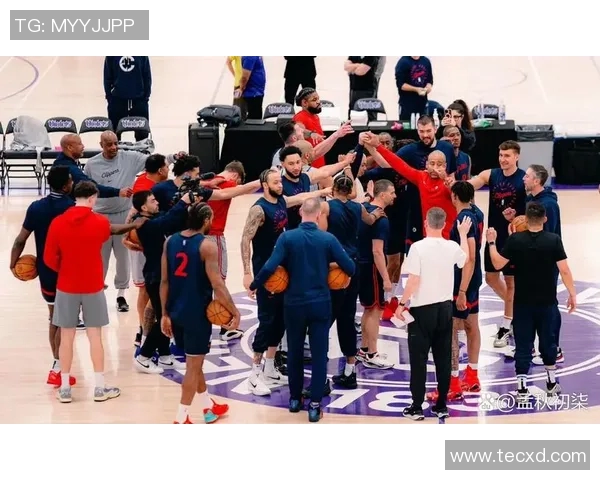 尼克斯与快船激战正酣球迷期待精彩对决与惊喜表现