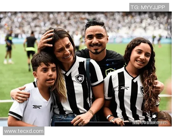 全球最具魅力的足球明星盘点他们的时尚与美丽秘诀